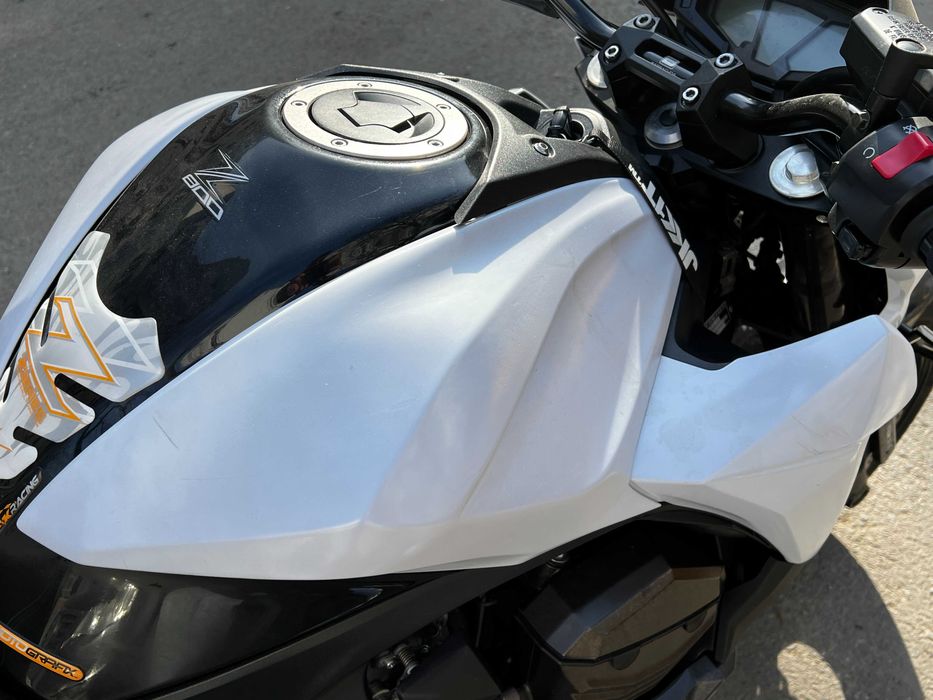 Kawasaki Z800 ABS | Akrapovic | Pirelli Diablo Rosso II