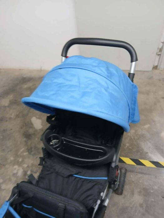 Căruț pentru gemeni