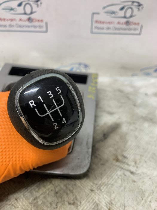 nuca schimbator 5+1 trepte  skoda octavia 3 1.6 motorina 2015