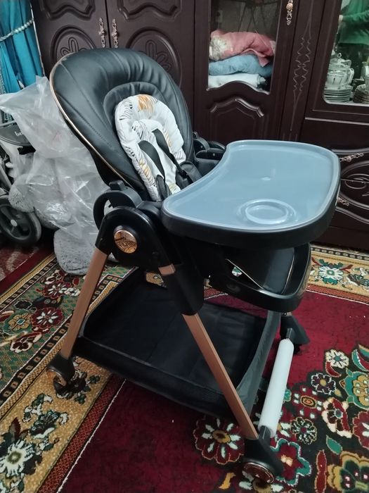 Болаларни овкатлантириш стули сотилади