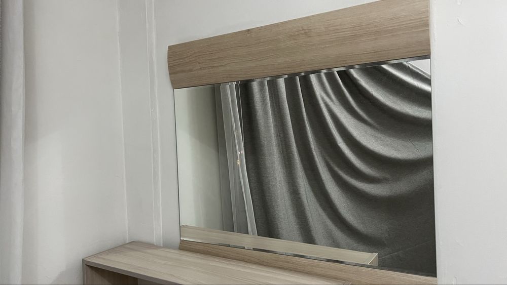 Шкаф, полка, зеркало