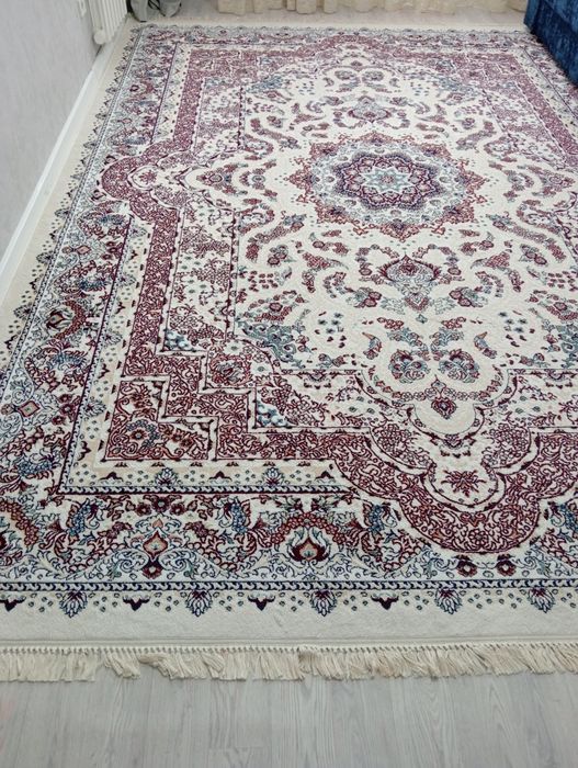 Продается ковёр в отличном состоянии