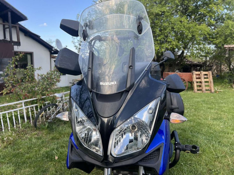 Suzuki V-Stron 1000