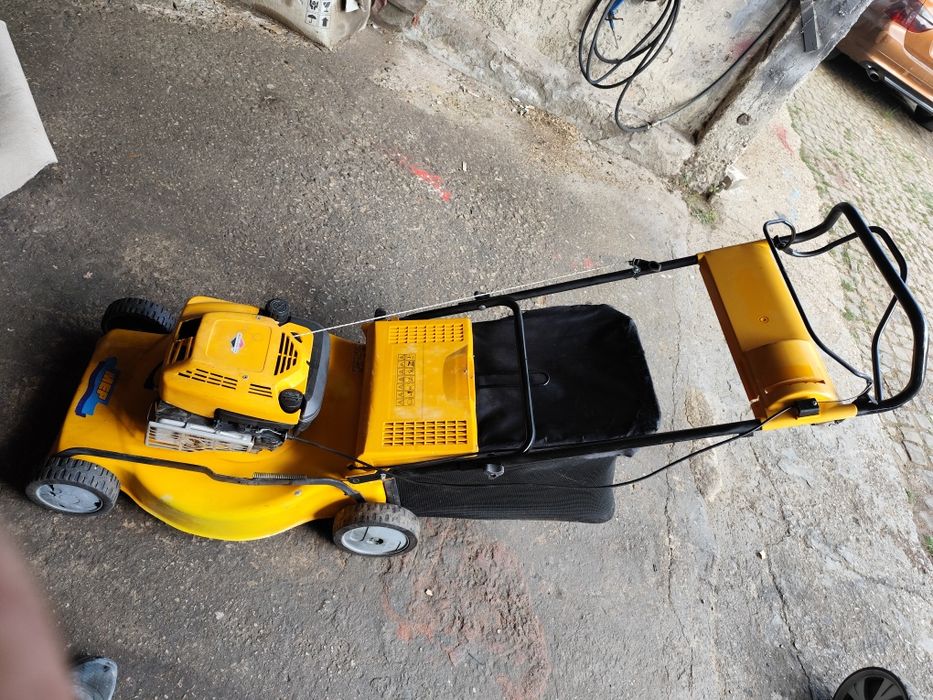 Бензинова косачка самоходна