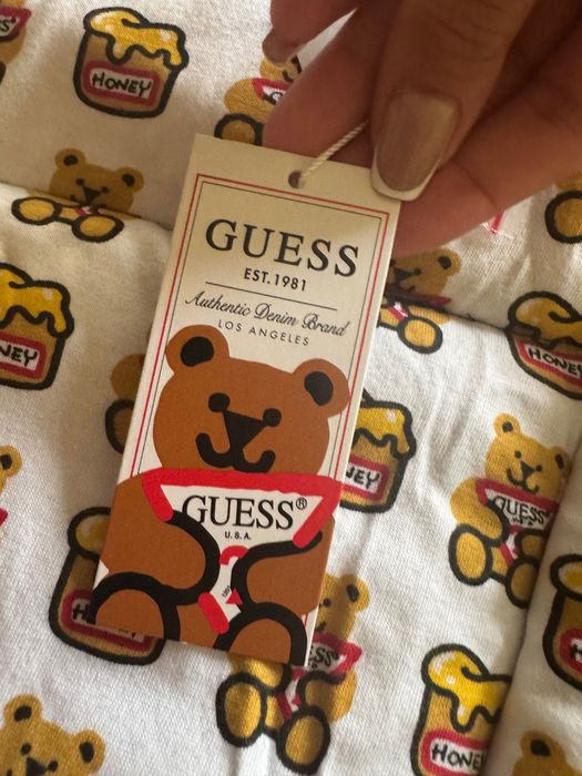 Бебешко чувалче Guess