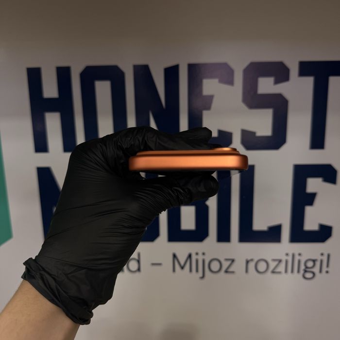 iPhone 17 Pro orange