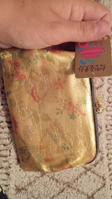 Продам кошельки и сумочки.