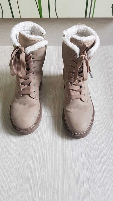 Vand ghetute bocanci de dama