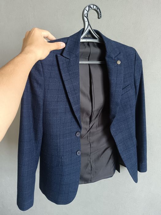 Продаю пиджак детский для мальчика