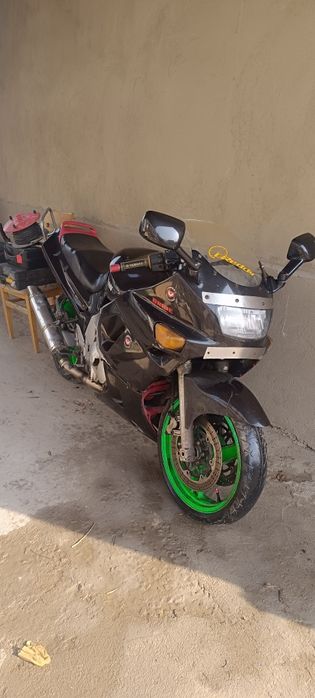 Кавасаки ззр 400 продам