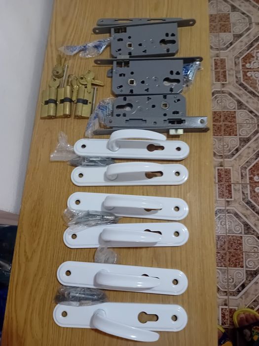 Комплект брава с патронник и дръжки