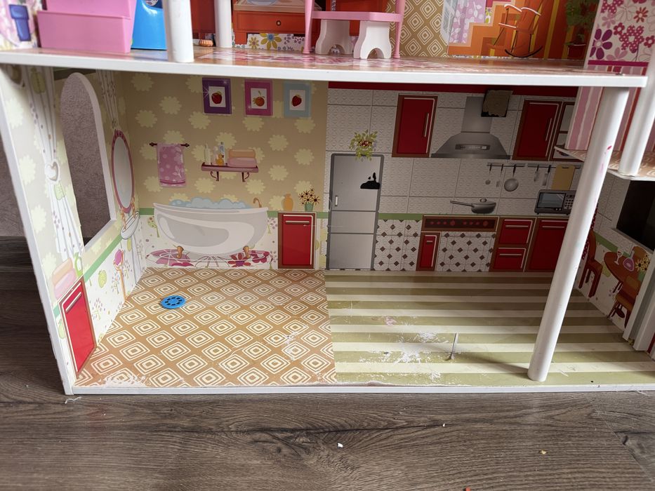 Кукольный домик из дерева