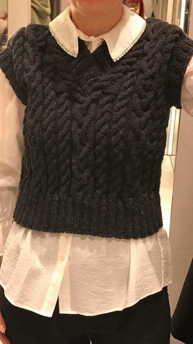 Дамски пуловер ръчно изплетен