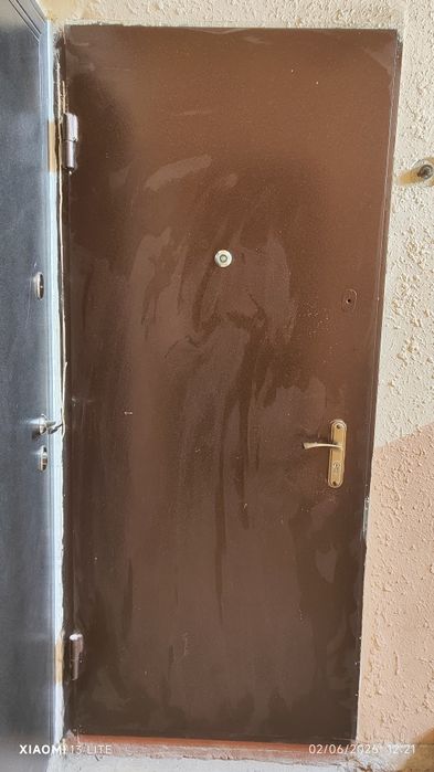 Eshik sotiladi srochna
