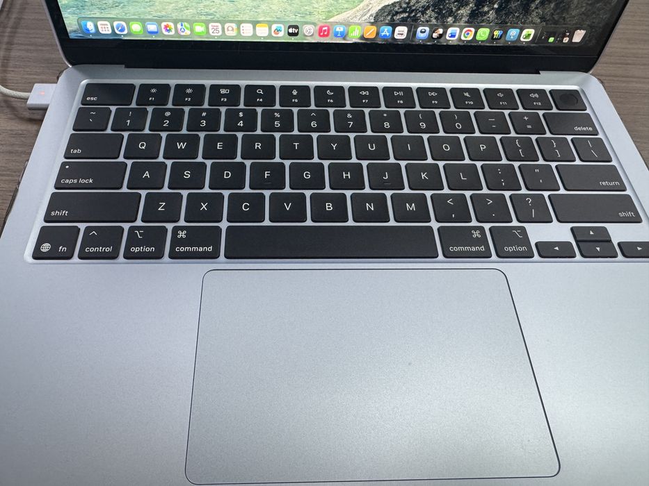 макбук м4 2025 год