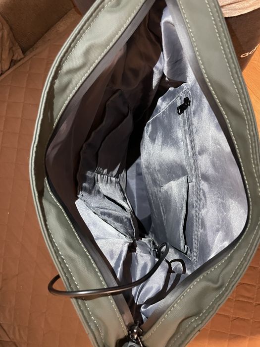 Ghiozdan/Rucsac impermeabil 23L pentru laptop cu port usb
