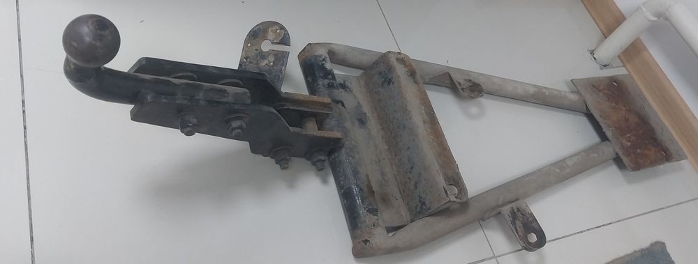 фаркоп на ауди 80