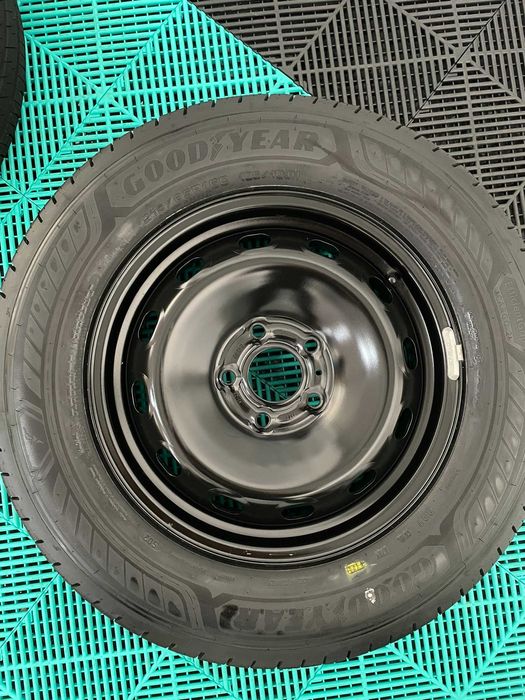 Set jante cu anvelope noi vara 215 65 r16c Renault Trafic Vivaro 2014+