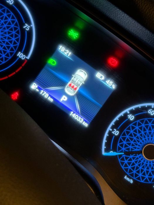 Hongqi EQM-5 EV 500 km sotiladi