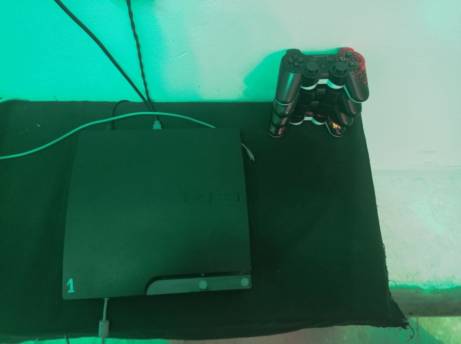 Ps 3 sotiladi ichida uyinlari bor