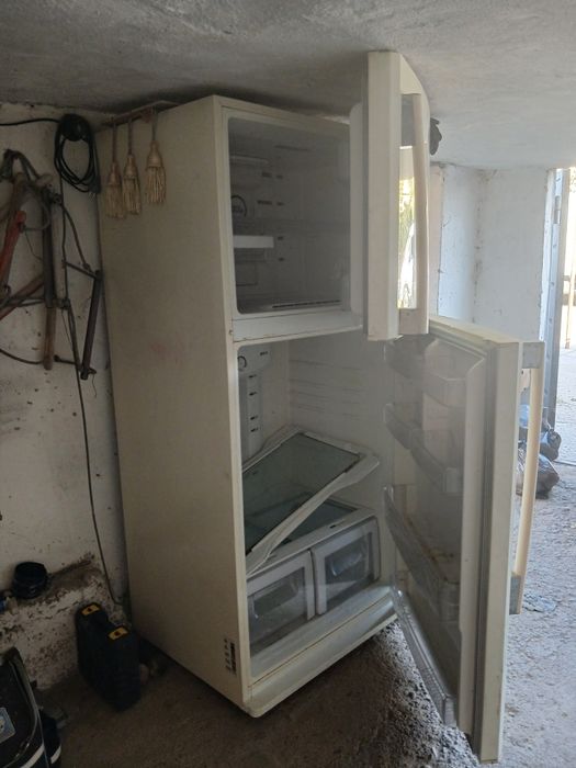 Продам Холодильник буу в рабочем состояние