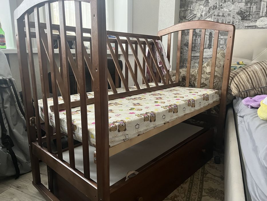 Продам детскую кроватку
