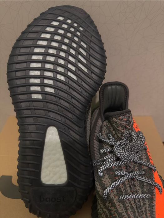 Adidas Yeezy Boost 350 V2 Carbon Beluga