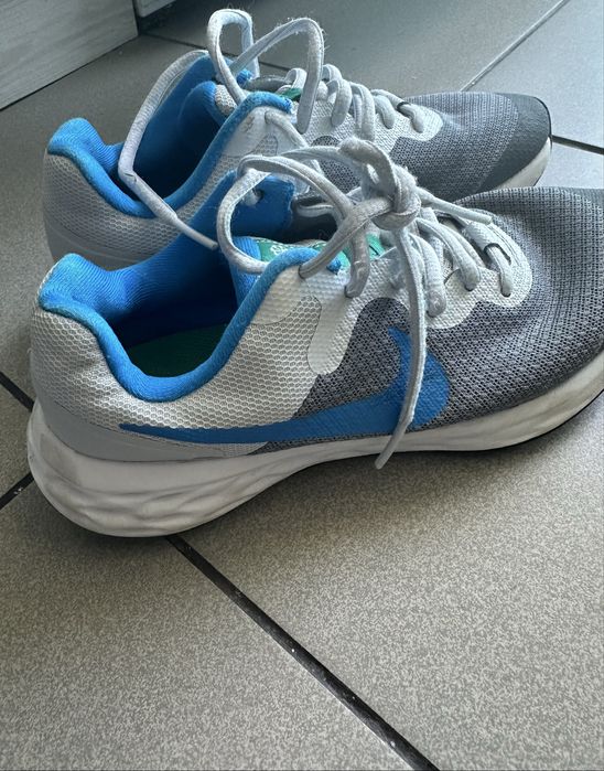 Детски спортни обувки