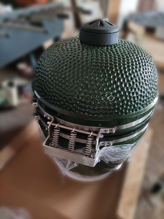 Vand grătar tip kamado