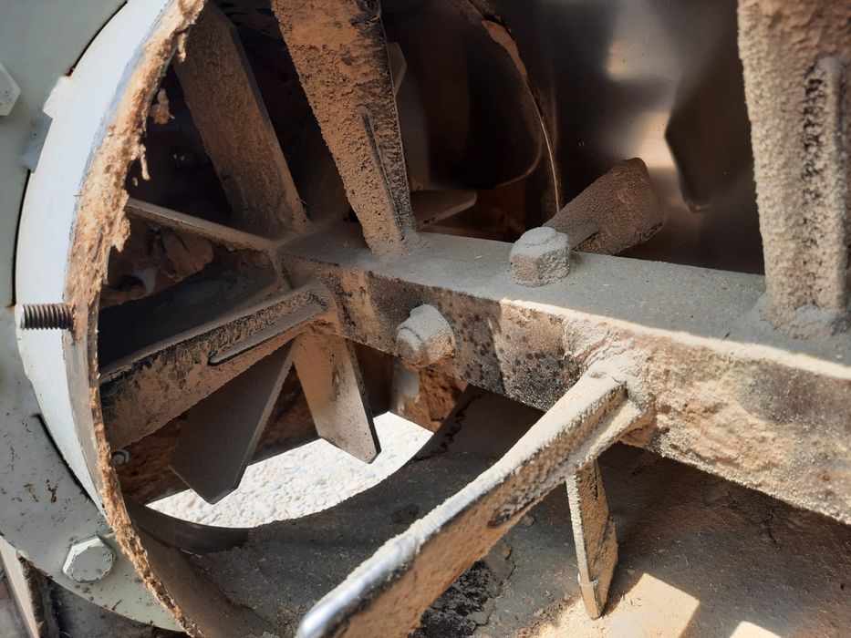 Шнеков смесител - дозатор