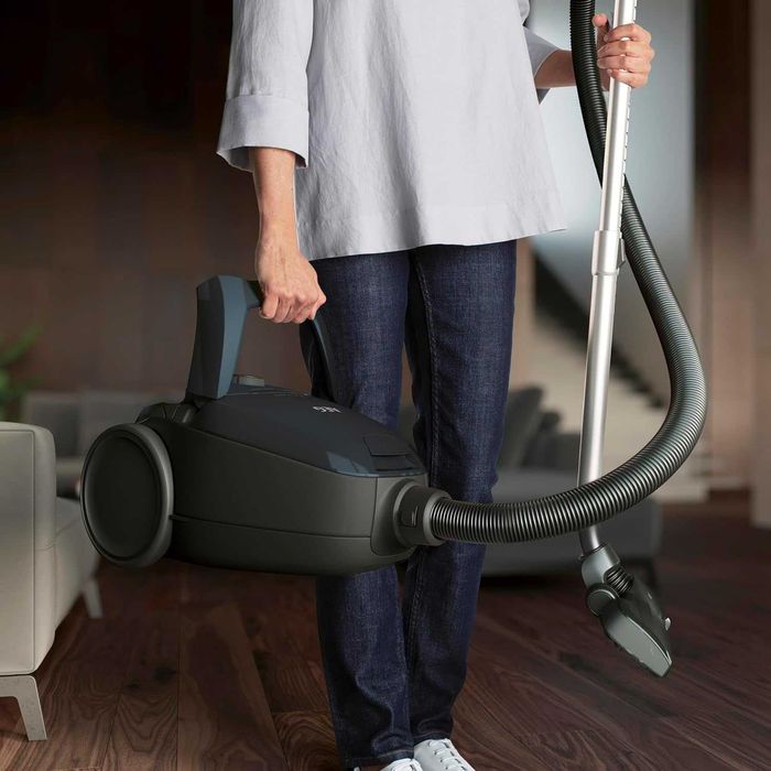 Прахосмукачка с торба AEG VX82-1-2ST 600W изключително тиха