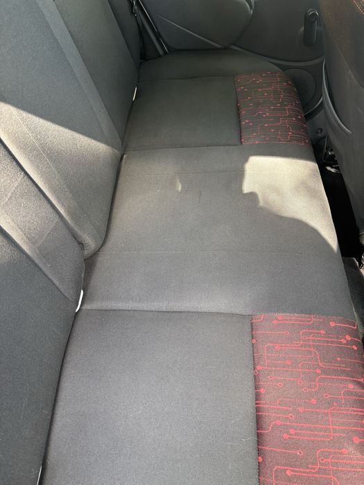 Curăț interior auto și tapițerii