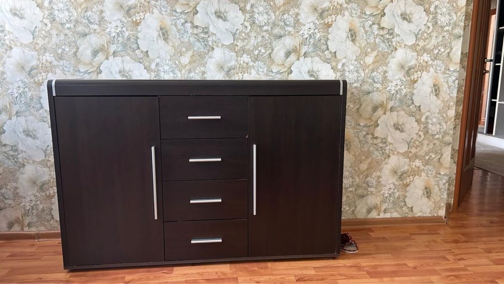 Продам спальную гарнитуру