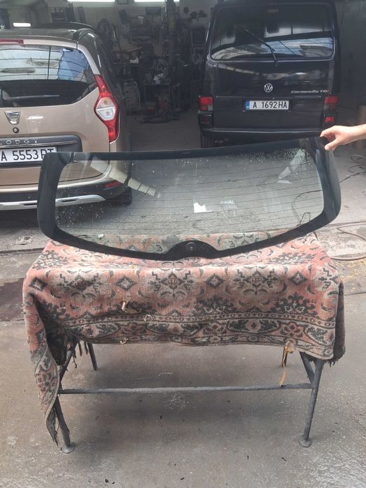 Задно стъкло за тойота корола версо  пета врата