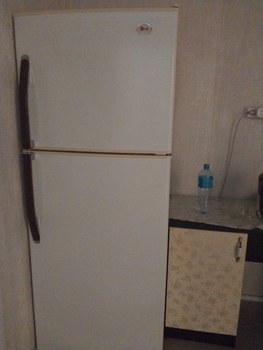 Двухкамерный холодильник LG б/у