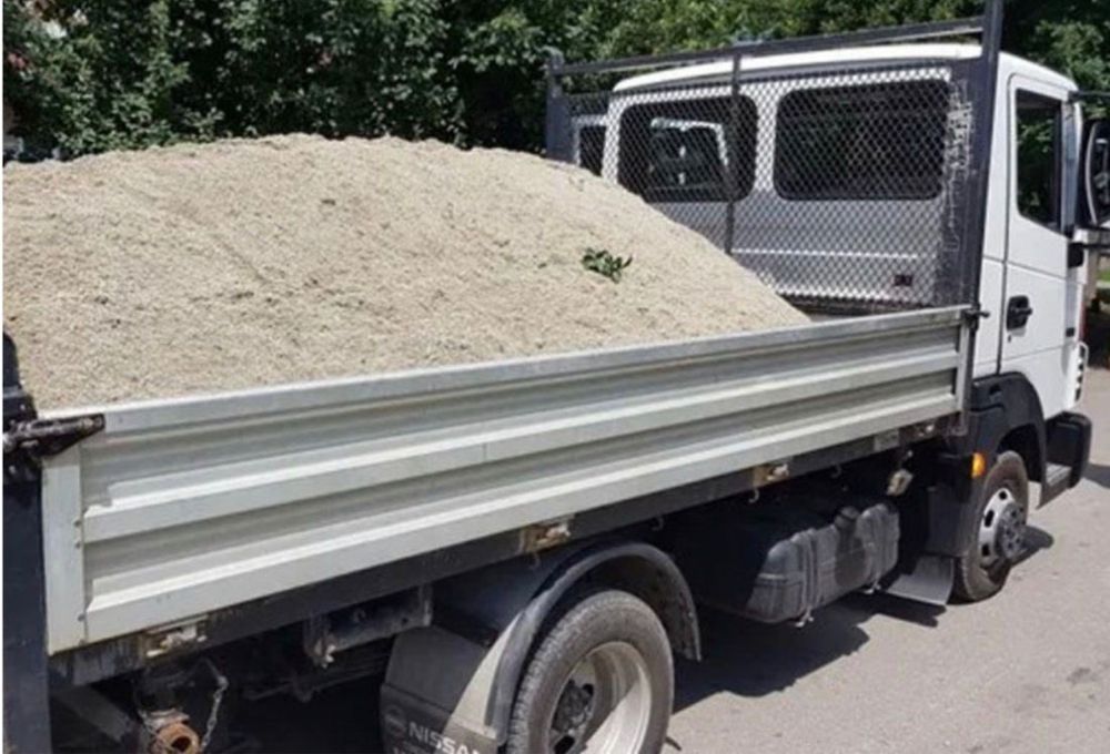 Nisip / pietris / amestec pentru betoane / pamant negru vegetal