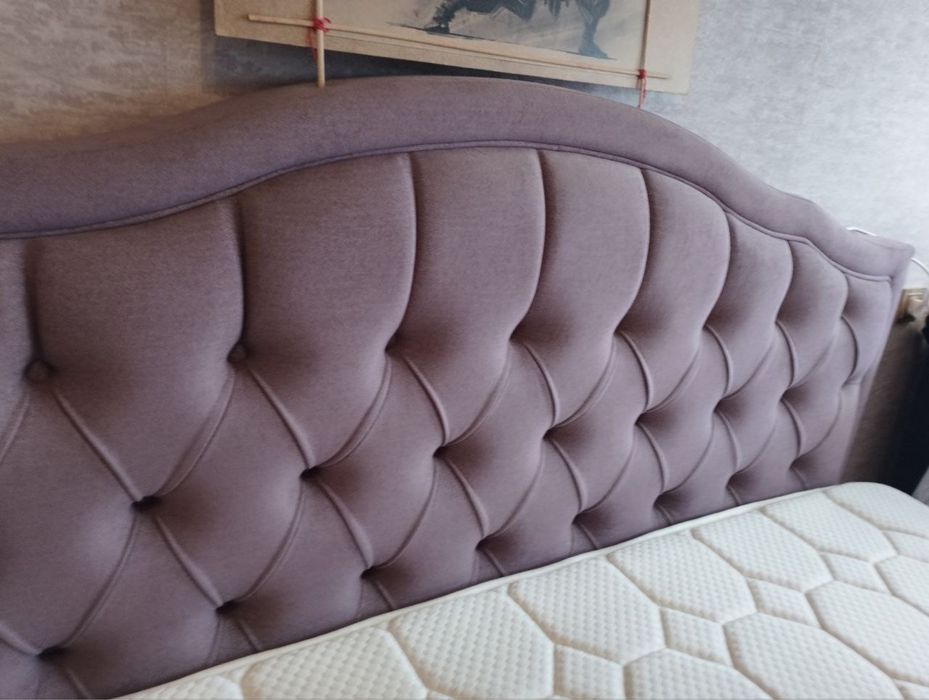 Двуспальная кровать