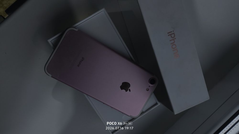 Iphone 7 хорошее состояние