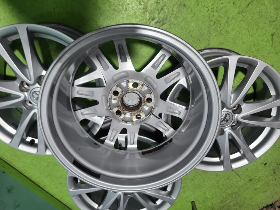 17 5x114.3 Toyota лети джанти 5х114.3 тойота