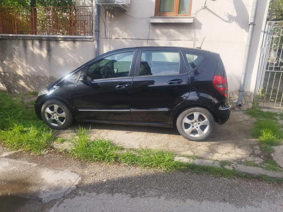 Лек автомобил Мерцедес