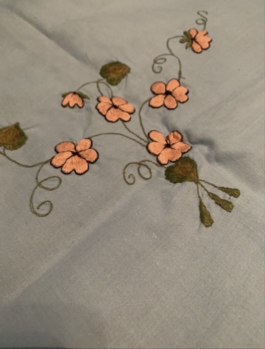 Perdea macrame lucrata manual si fata de masa