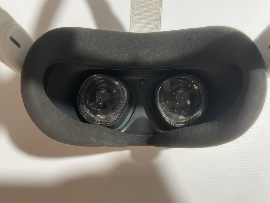 Oculus Quest 2 128GB+ Cablu Kiwi link PC– aproape nou, folosit foarte puțin