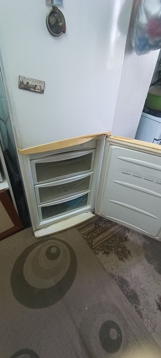Продам холодильник