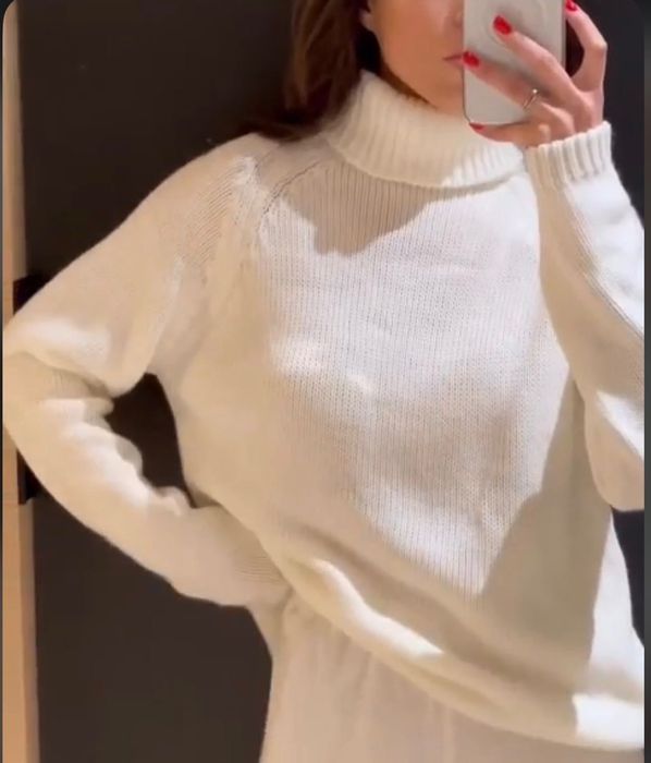 Нов млечен пуловер one size