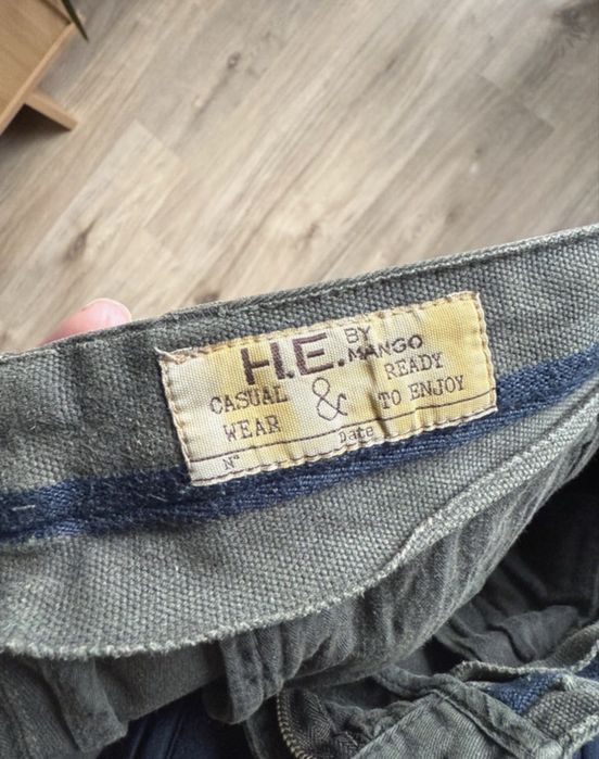 Pantaloni Mango chino