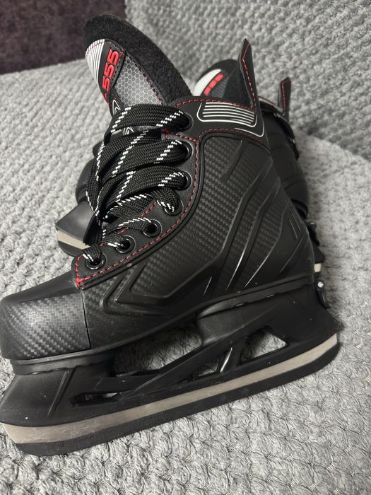 Продам коньки р-р 32-35