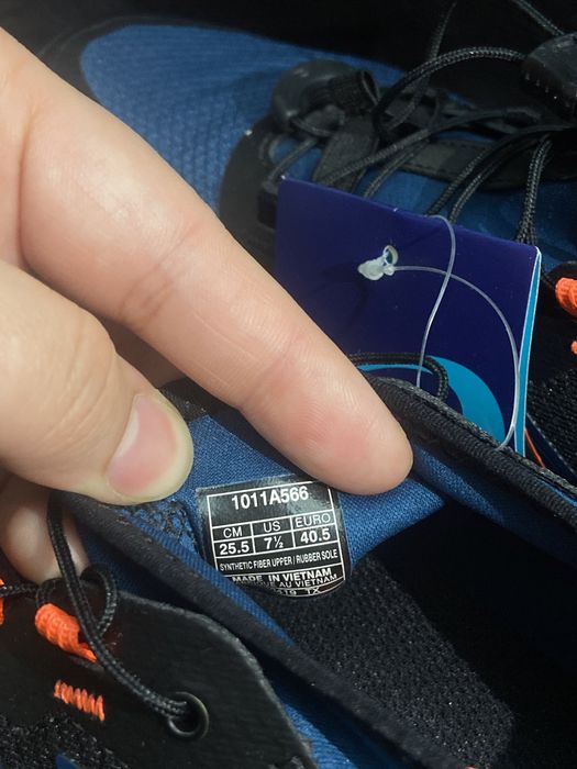 Продам кроссовки ASICS оригинал