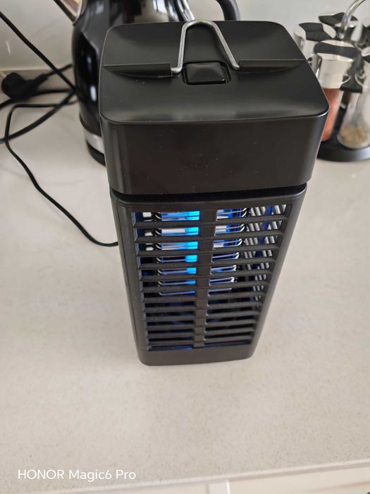 Елекрическа лампа против комари и насекоми. (Blue Light)