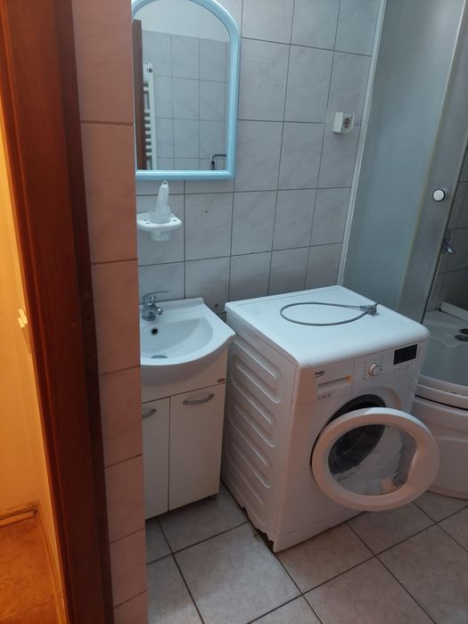Garsoniera decomandata,ultrancentral, AC, centrala termica, zona Muzeul Olteniei