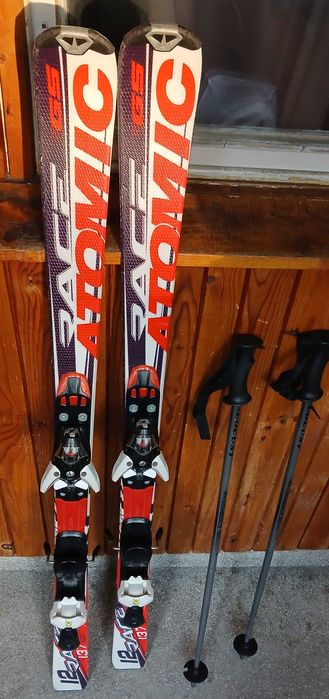 Ски Atomic 135 см със ски автомати Salomon и щеки / втора употреба